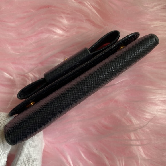 🖤✨ Prada Logo Saffiano Leather Ribbon Key Holder - Picture 5 of 11